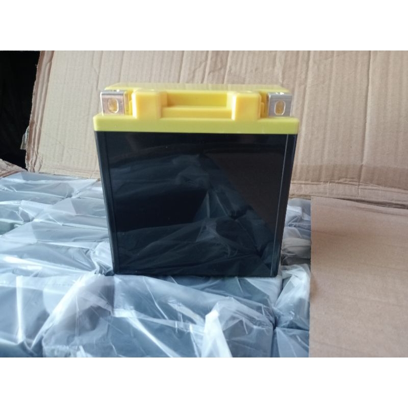 Bình  ắc quy 12,8v_6ah -280cc cho xe dream đã chế , độ và sirius
