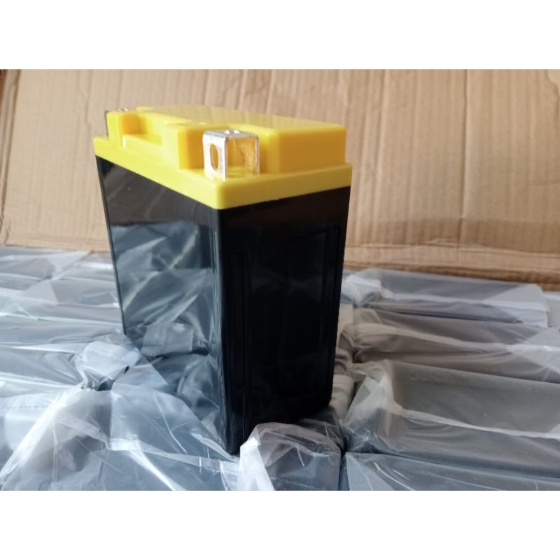 Bình  ắc quy 12,8v_6ah -280cc cho xe dream đã chế , độ và sirius