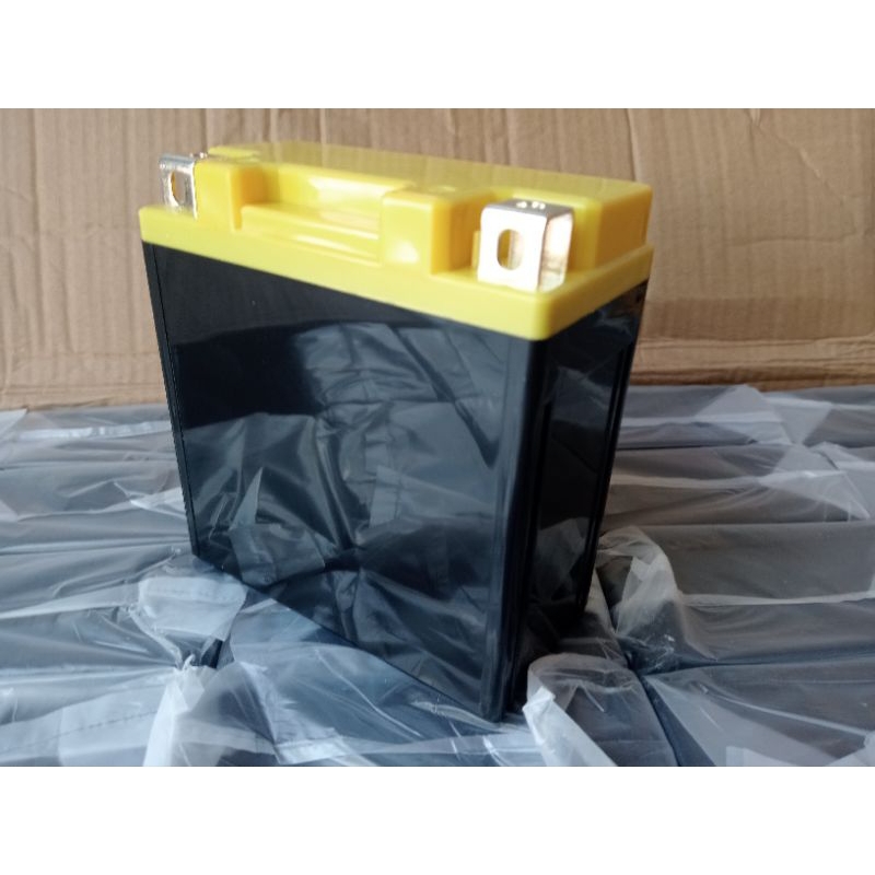 Bình  ắc quy 12,8v_6ah -280cc cho xe dream đã chế , độ và sirius