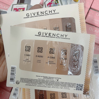 Sample Kem Nền GIVENCHY Prisme Libre Skin-Caring Matte Foundation