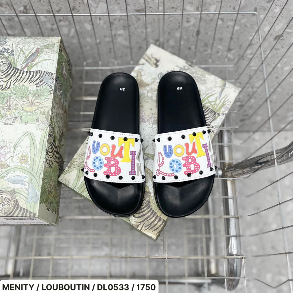 Dép lê nam quai ngang LBT da PU in chữ 7 màu phối tag đinh đen viền quai siêu rẻ đẹp mẫu hot 2023