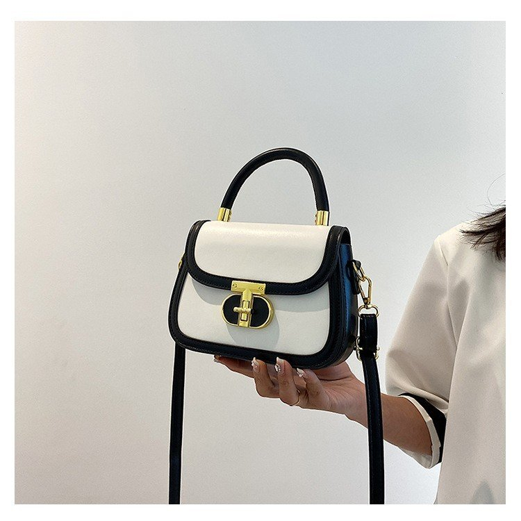 QUÀ TẶNG DÀNH CHO Túi xách nữ đeo chéo da bóng khóa chữ T 597