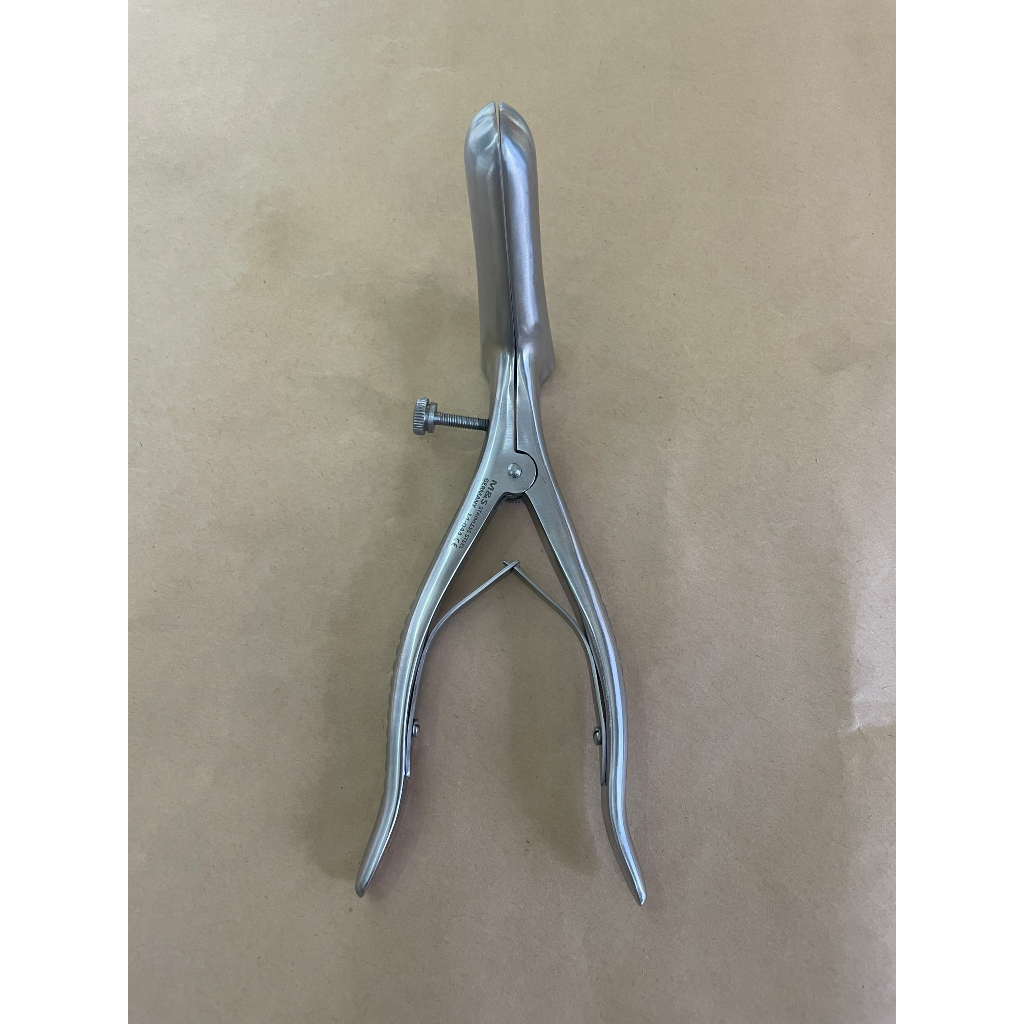 Panh mở hậu môn- speculum