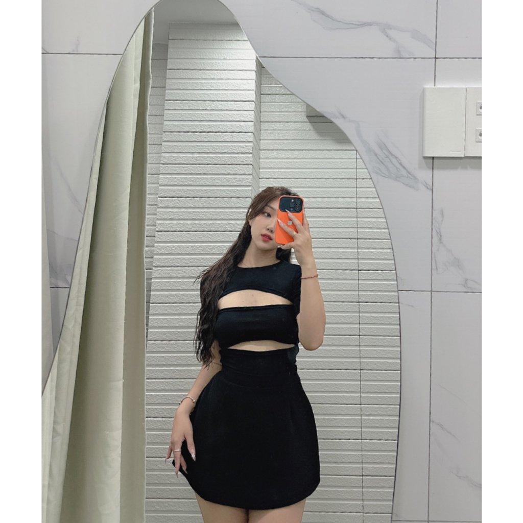 B181-ÁO CROPTOP CUTOUT NGỰC