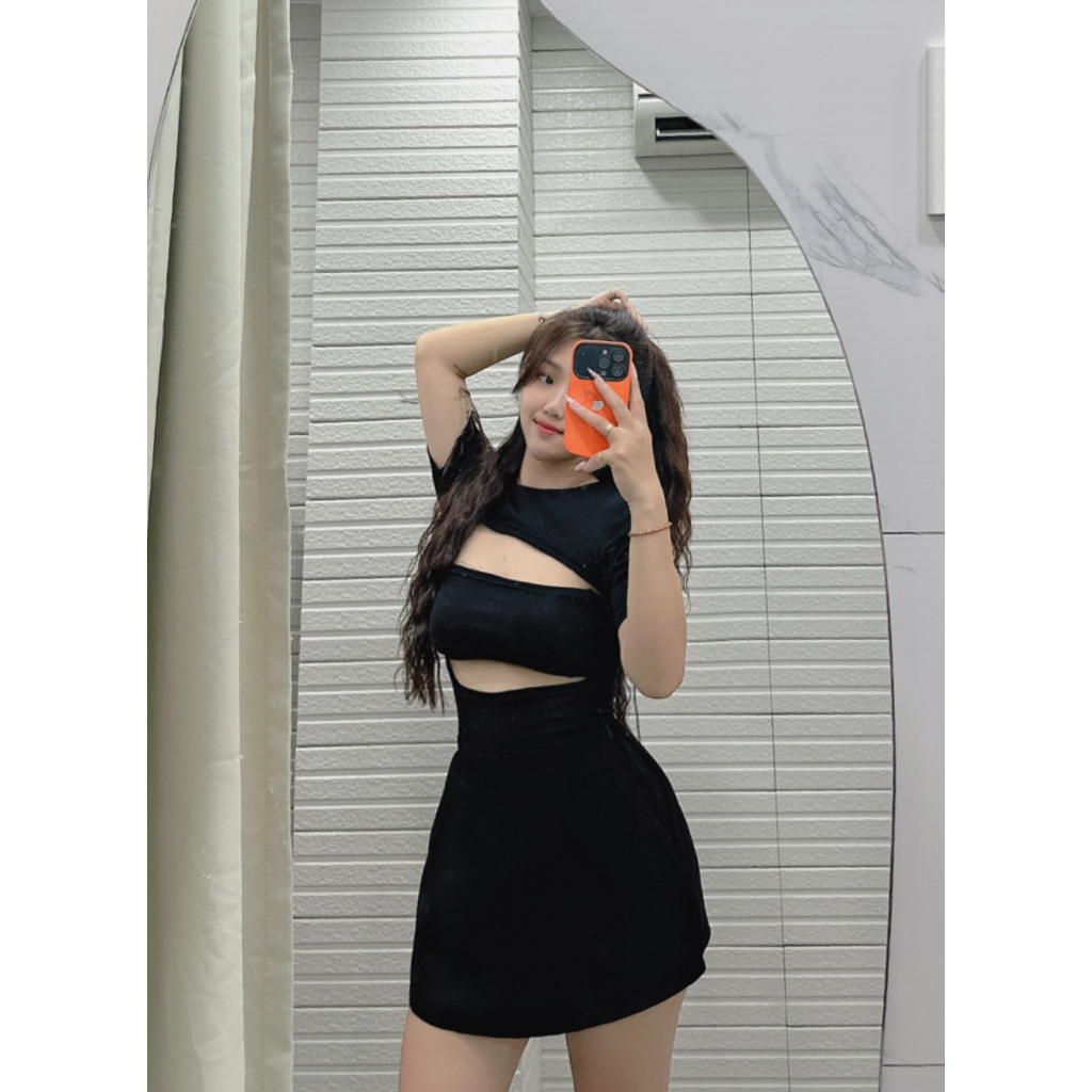 B181-ÁO CROPTOP CUTOUT NGỰC