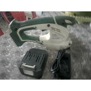 Máy cắt tỉa cành lá cây kiểng MAKITA