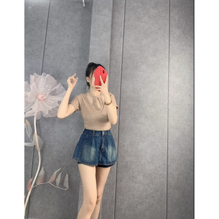 Áo xốp kiểu croptop cổ yếm cột dây