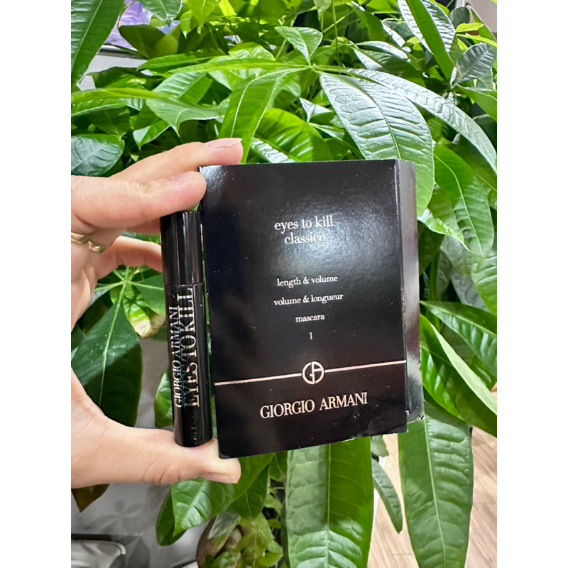 Mascara Dior, Giorgio Armani làm hàng mi dày, dài và cong tự nhiên