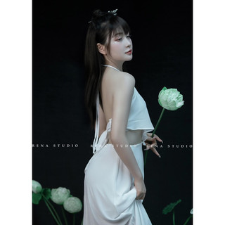 Yếm chụp sen trắng cổ giọt lệ