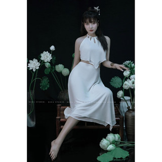 Yếm chụp sen trắng cổ giọt lệ