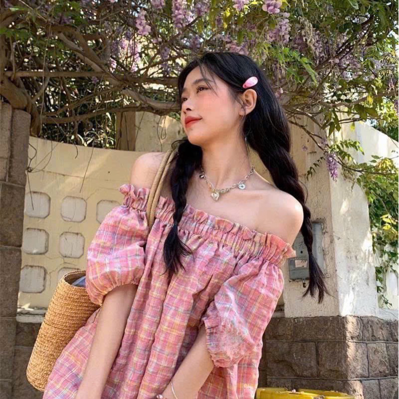 Đầm xốp caro bẹt vai suông
