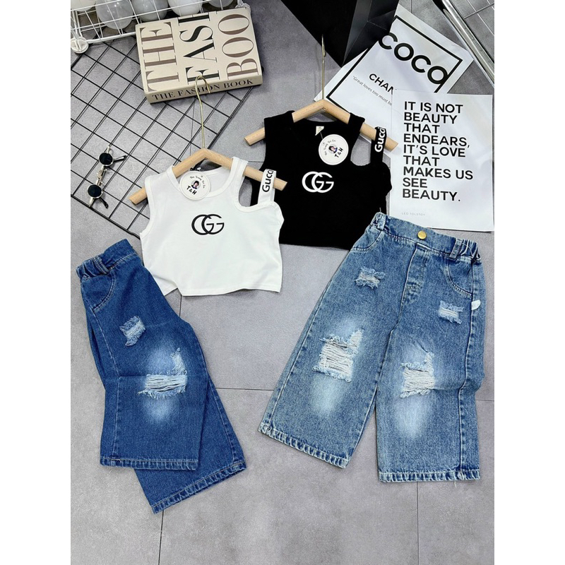 Set bò xuông kèm áo khoét vai cho bé cá tính