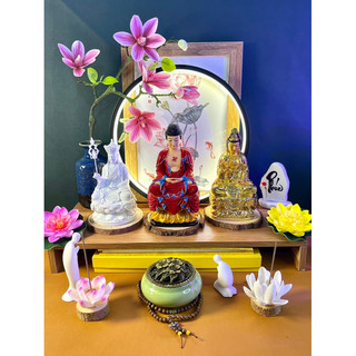 Bộ tượng phật ta bà tam thánh bao gồm 3 vị đại thánh là phật a di đà, địa tạng bồ tát và quan thế âm bồ tát