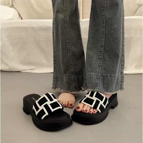 Dép lê đế dày kiểu Pháp nữ mùa hè thời trang đi bên ngoài 2023