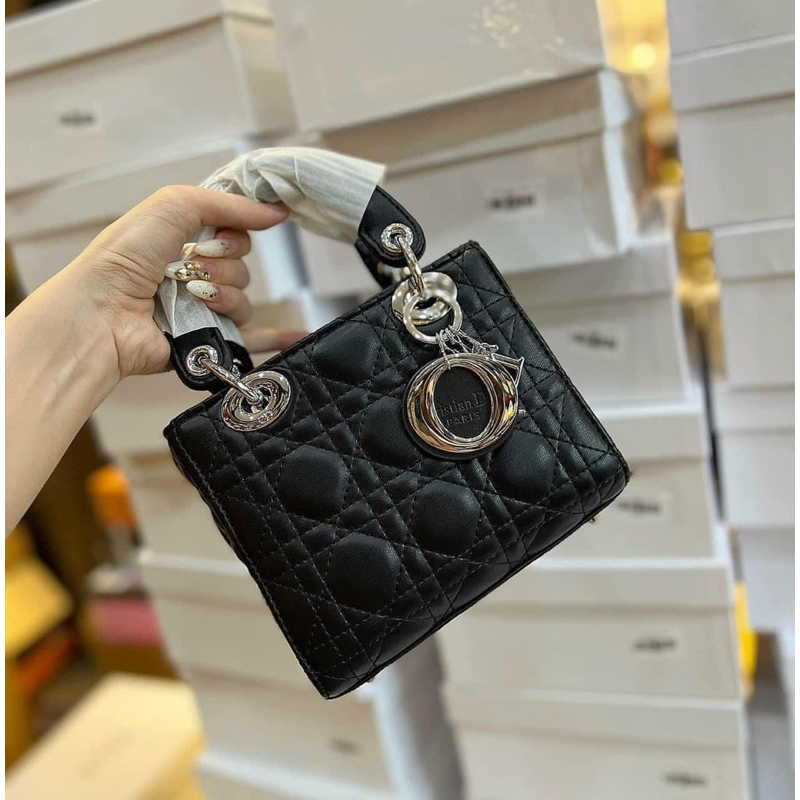 TÚI DI.OR 👉 Sẵn 2 màu: ĐEN & HỒNG 💰#3xx ( Hàng Fullbox hộp thẻ card đầy đủ) Túi kèm 2 dâyyy ❤️ ✅ SHIP COD TOÀN QUỐc