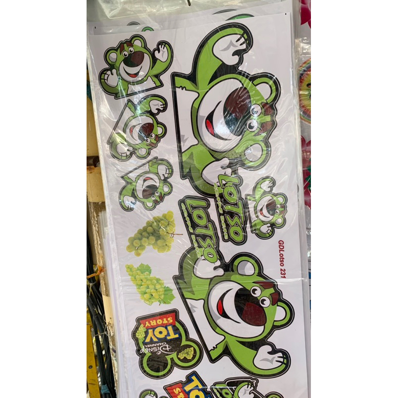 Bộ tem gấu LOTSO dâu màu xanh lá cây dạ quang mỗi tờ ngang 30cm dài 70cm hàng nhập Thái Lan chất lượng cao