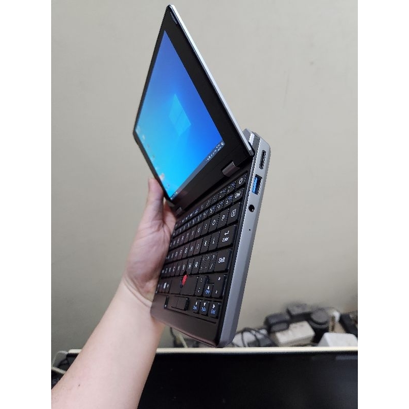Laptop mini 7 inch nhỏ gọn có camera, cấu hình cao đủ sức làm việc, giải trí