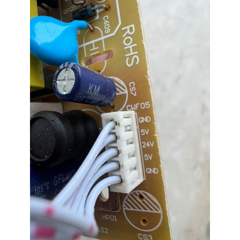 Vỉ nguồn dã máy nhiều ngõ ra