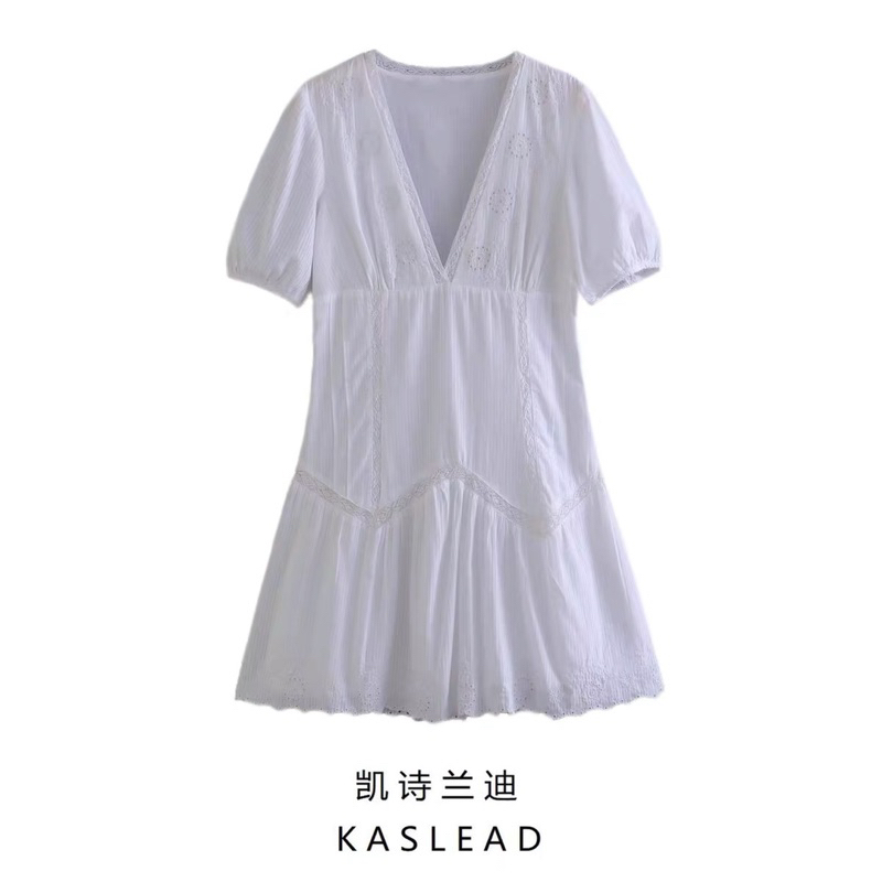 Đầm trắng cổ V trắng hàng TQ