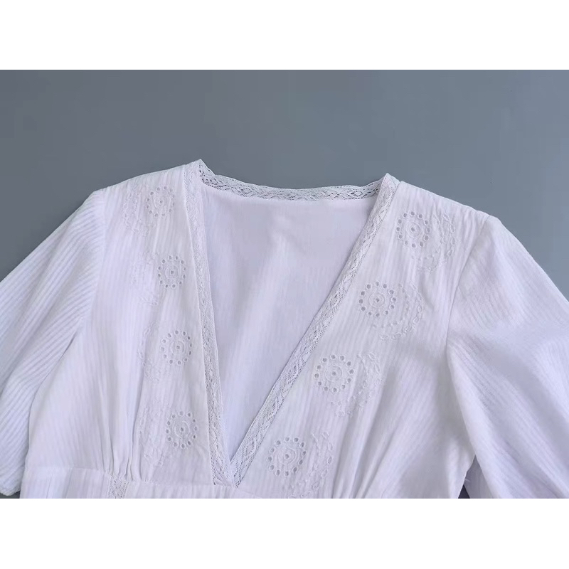 Đầm trắng cổ V trắng hàng TQ