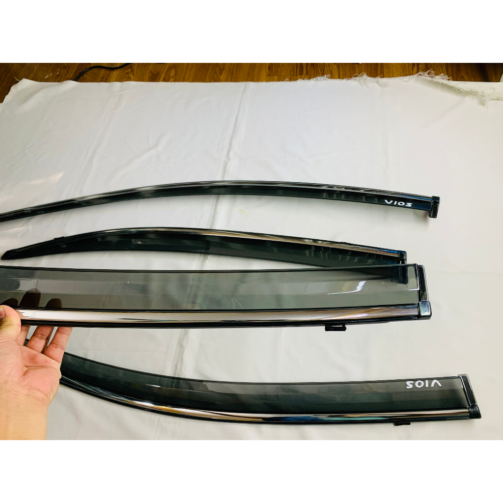 Vè che mưa xe Toyota Vios 2014 - 2017 chỉ mạ crom cao cấp, vừa khít 4 cánh cửa