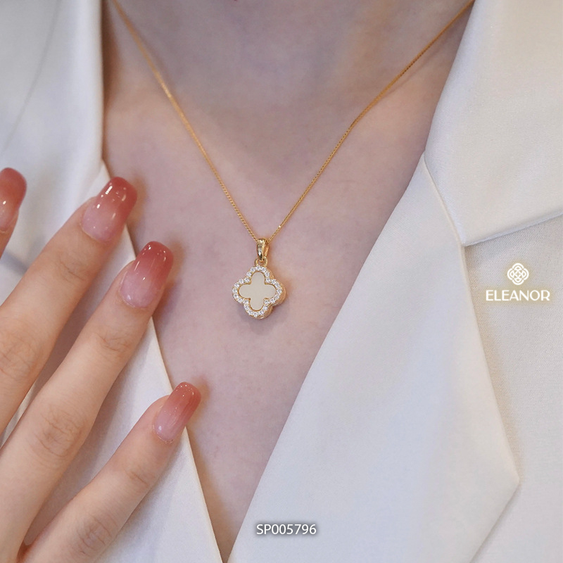 Dây chuyền nữ titan Eleanor Accessories lật mặt hình cỏ bốn lá hai màu đính đá phụ kiện trang sức 5796