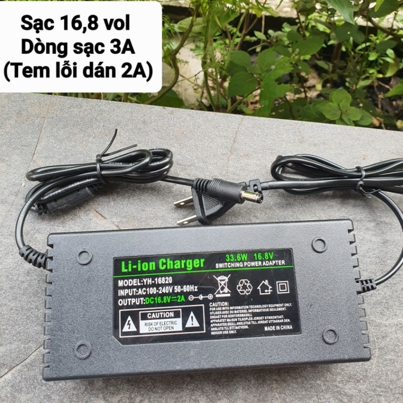 Sạc 16,8 vol  - Dùng Cho Pin Lion - Có Đèn Báo Đầy Pin