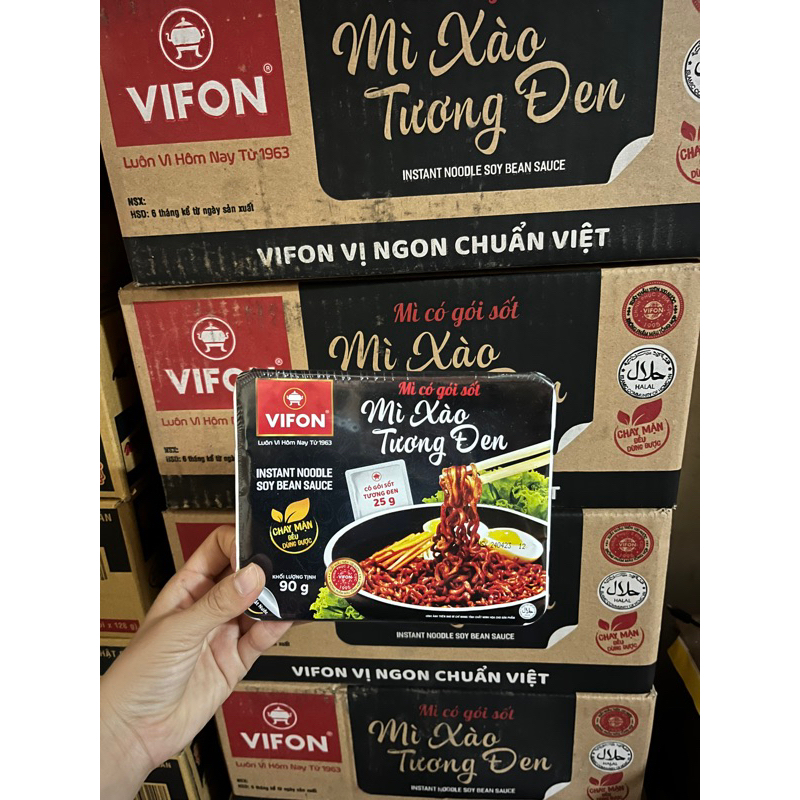Thùng mì xào tương đen 90g/khay  x 18khay/thùng