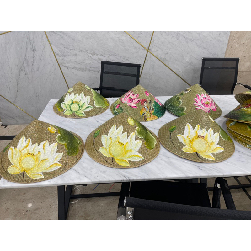 Nón cỏ bàng vẽ