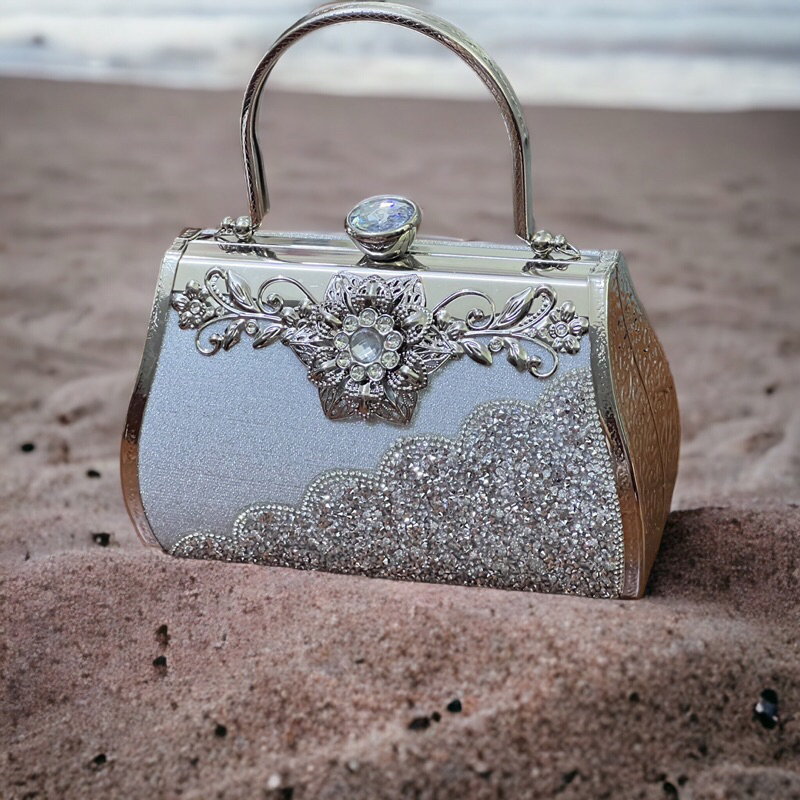 Túi dinh đá CDT319 có quai đeo tay tiện sử dụng khi mang theo túi