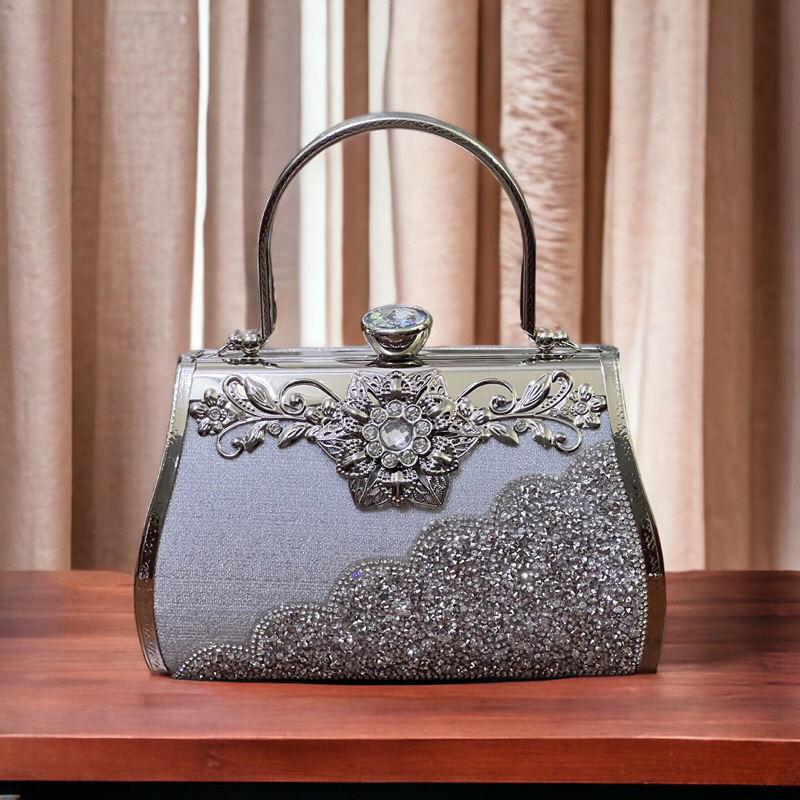 Túi dinh đá CDT319 có quai đeo tay tiện sử dụng khi mang theo túi