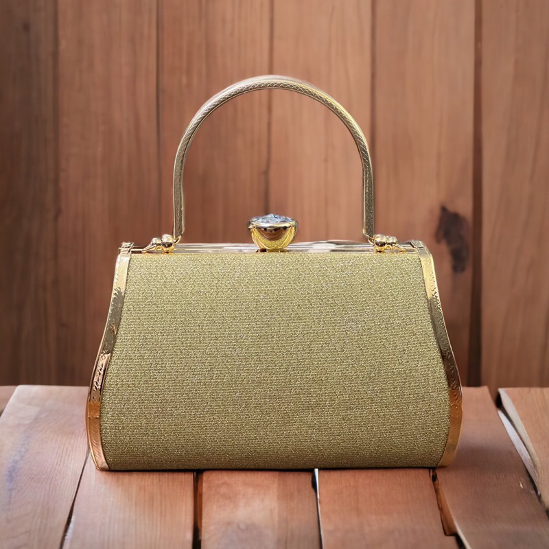 Túi dinh đá CDT319 có quai đeo tay tiện sử dụng khi mang theo túi