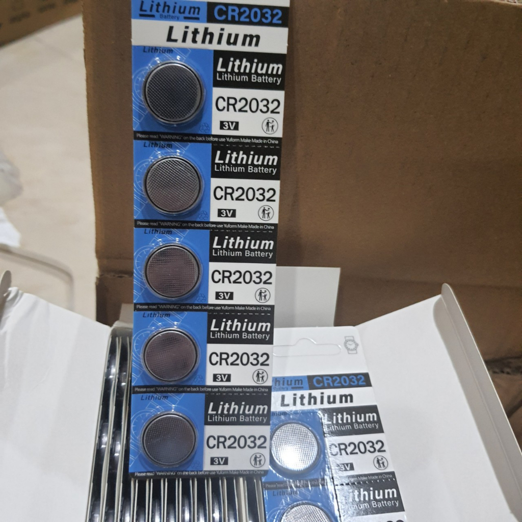 Hộp Pin cmos CR2032 mới 100% full box pin 2032