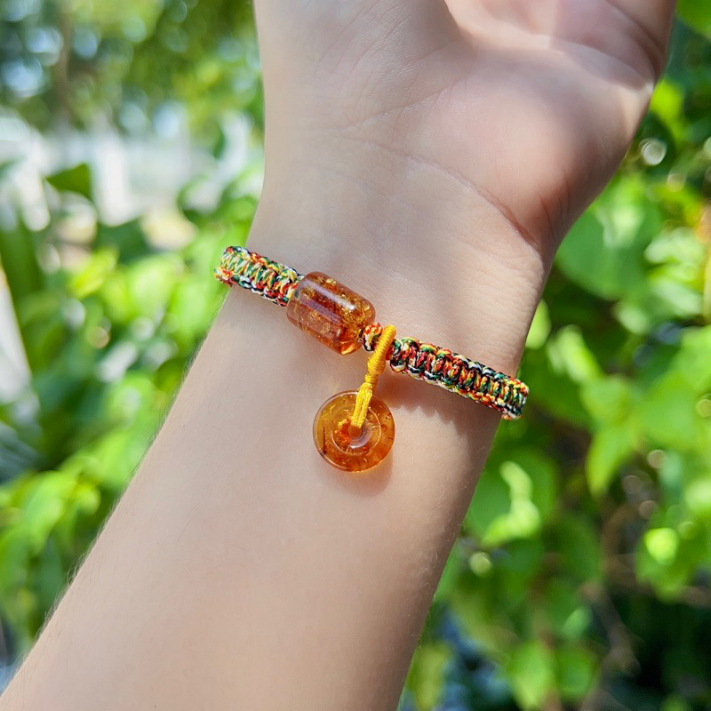 Vòng tay hổ phách amber