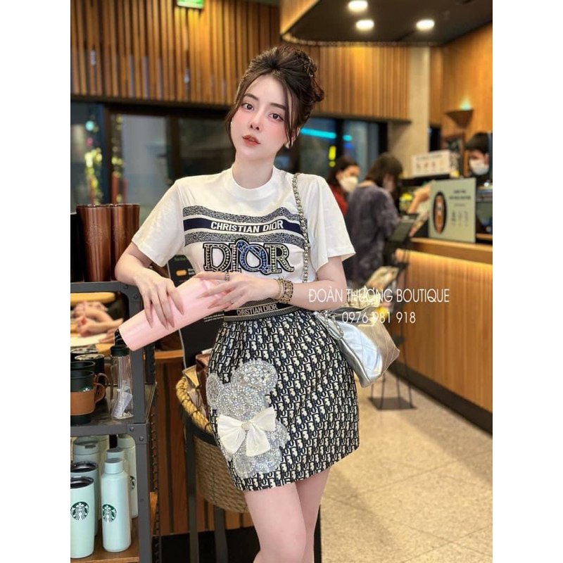 Sét áo phông thụng mix chân váy hoạ tiết dáng chữ A