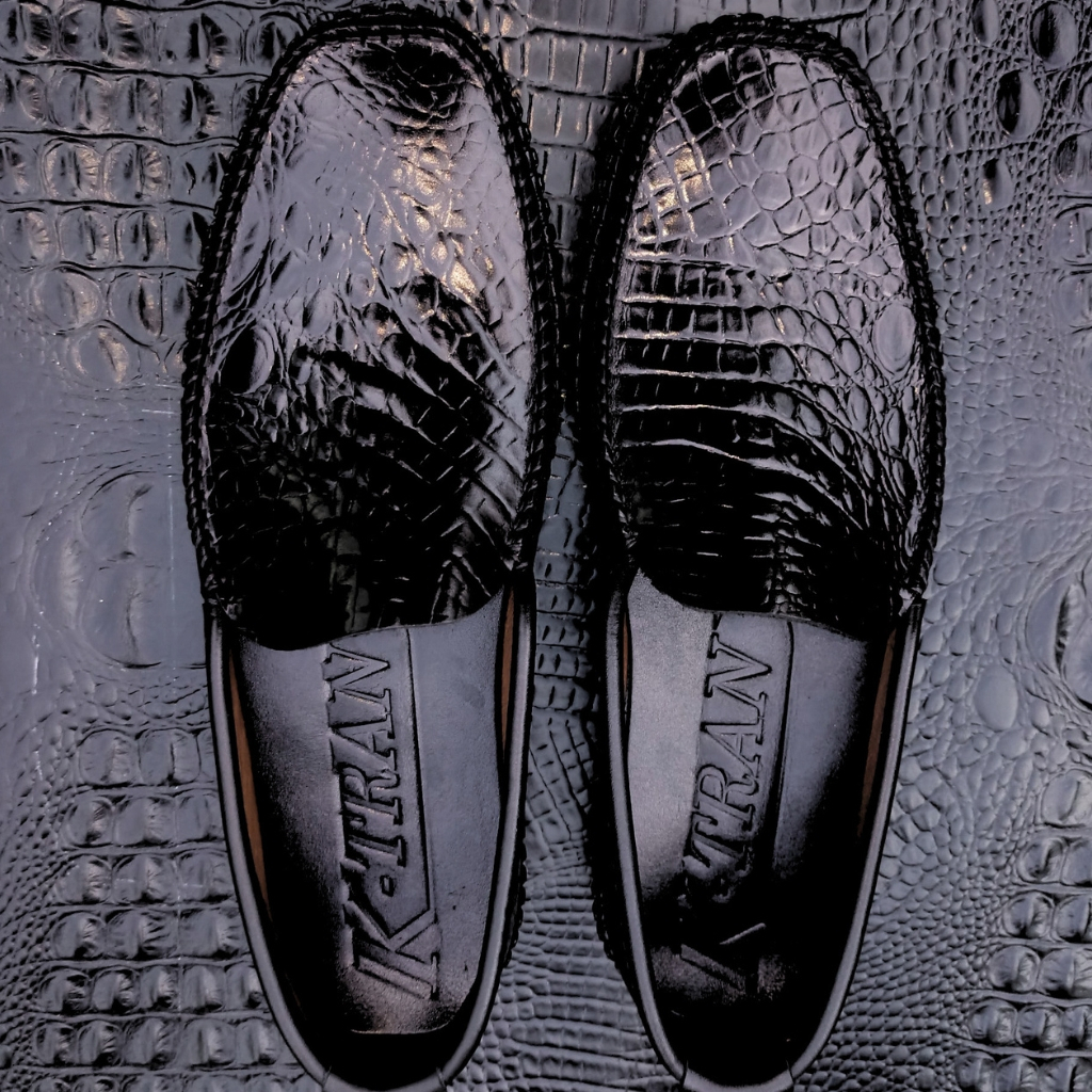 Giày lười da nam mã K200,giày da bò cao cấp,hàng thủ công thượng hạng,chất liệu da bò nhập khẩu với màu đen,nâu và xanh