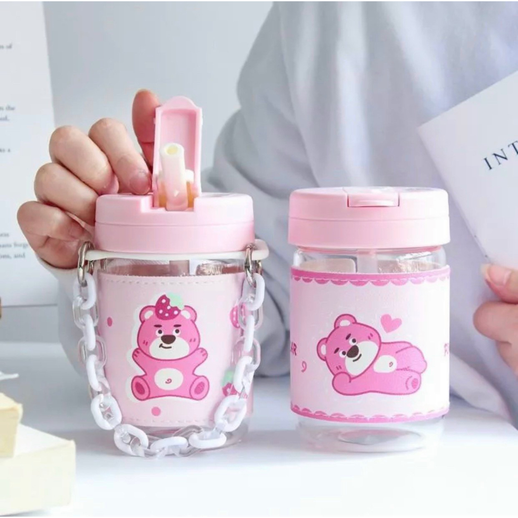- cute- Bình nước Gấu Lotso gấu dâu kèm bọc da và dây đeo bình nước cao cấp 400ml chống đổ nước