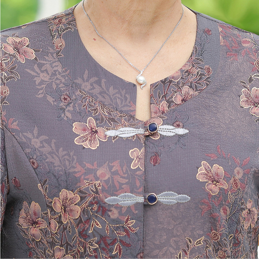 Áo lụa gấm cho cụ bà cao niên