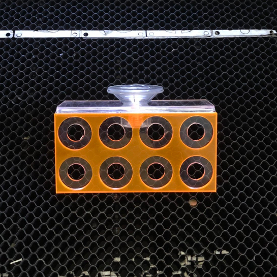 Tấm đế giá đỡ Frag đựng San hô dạ quang màu Cam 8 lỗ acrylic