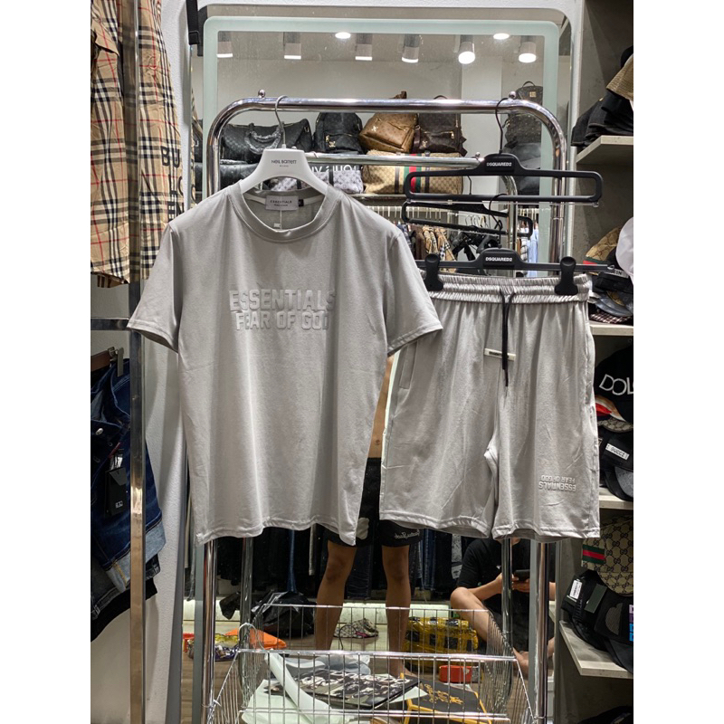 Bộ cộc thể thao Essen cực chất ,hoạ tiết đơn giản sang trọng ,new2023