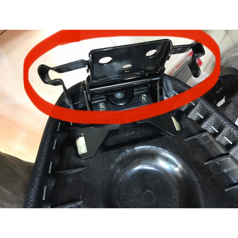 Pát yên trước, tấm bắt bản lề yên xe Dream Wave RS WS110 AB110 Sirius. Hàng công ty cao cấp