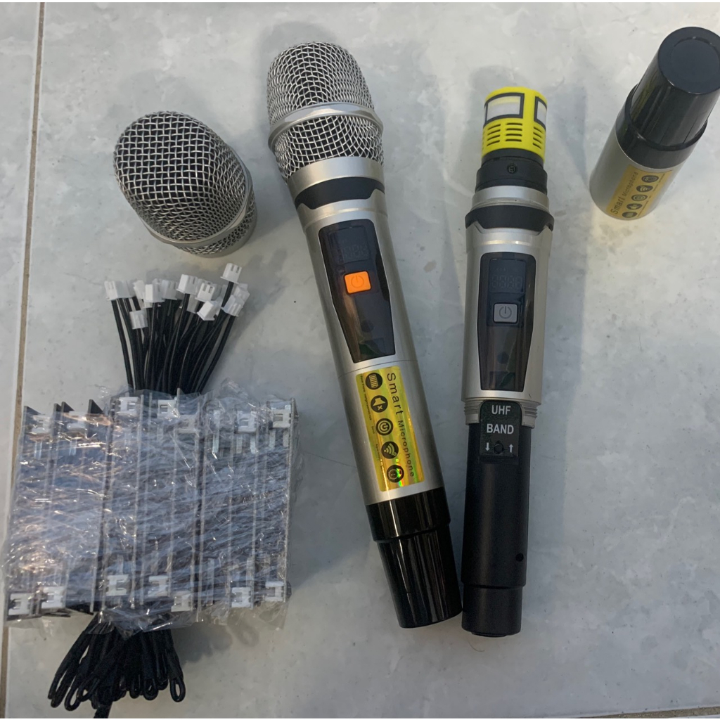 Micro UGX 8 Kim Loại Hát Hay Tiếng Sáng Ấm - Micro Kim Loại Sóng UHF Set Tần Số nhập khẩu