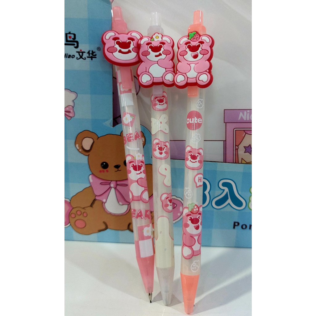 Bút chì bấm kim ngòi 0.5 mm có charm gấu dâu lotso