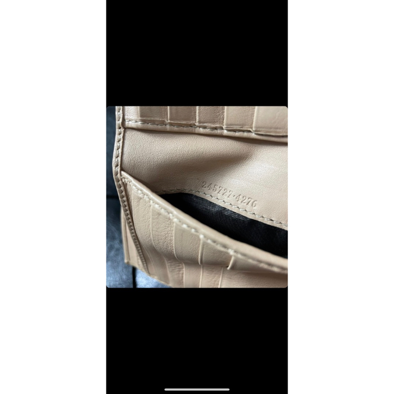 Ví gucci Auth, tặng kèm xích