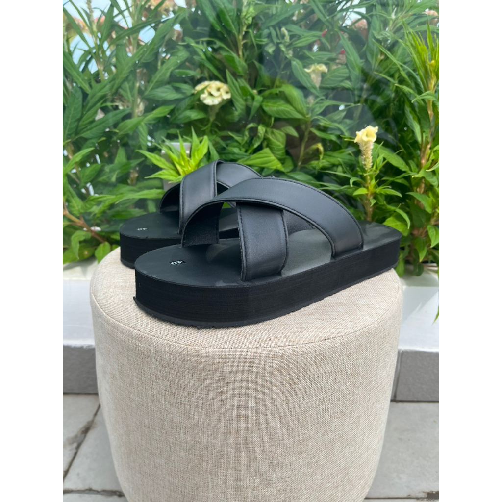 Dép quai chéo da đen-đế cao 3cm