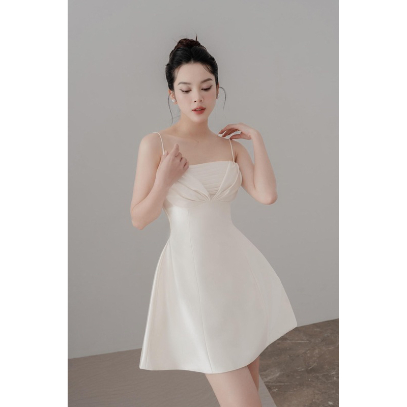 Anis_ Đầm dự tiệc màu kem hai dây phối xếp ngực màu kem chất vải nhũ nhung STELLA DRESS