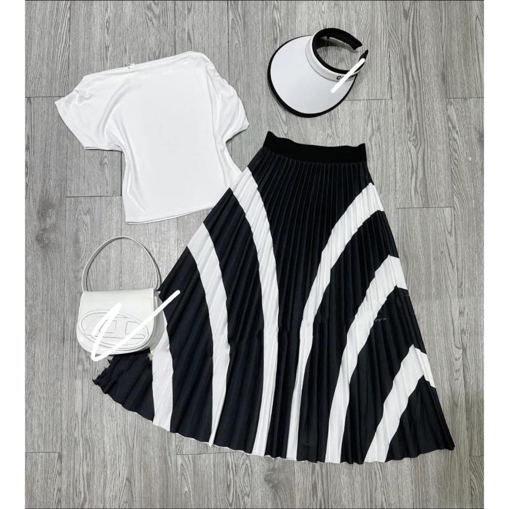 Chân Dập Ly  𝗧𝗛𝗨𝗬 𝗡𝗚𝗔 𝗦𝗧𝗨𝗗𝗜𝗢 Thiết Kế Dáng Xoè