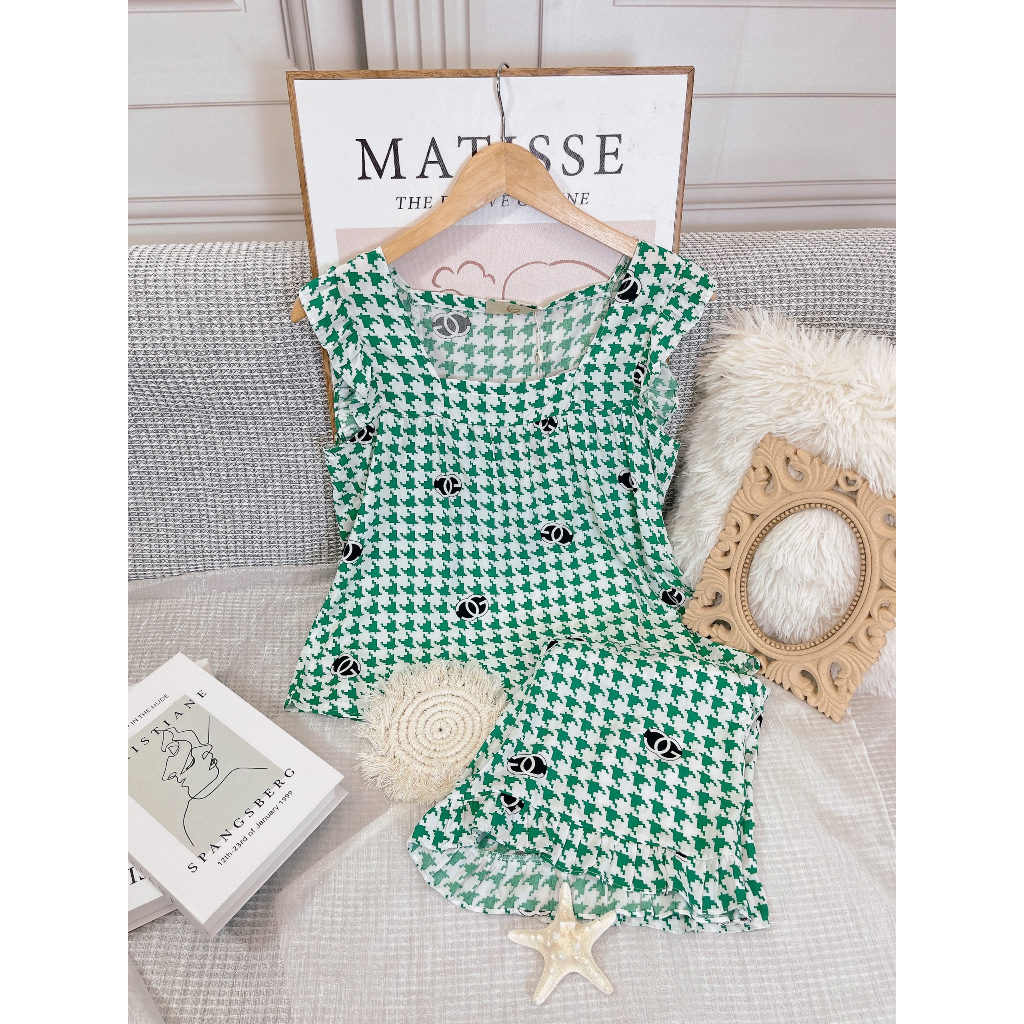Bộ đồ mặc nhà lanh Chillwear cao cấp, dáng áo cánh tiên quần đùi họa tiết nanh sói phối chữ sang chảnh đơn giản