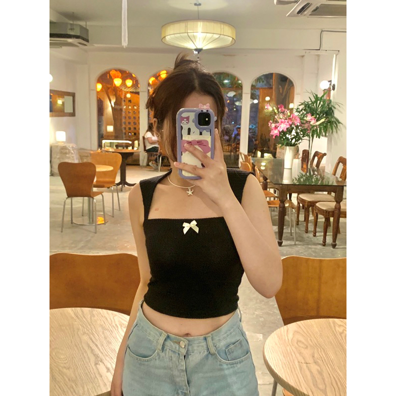 Emlaine.sg Áo Kiểu Chất Thun Tổ Ong Màu Đen Nơ Trắng Dễ Thương Lém