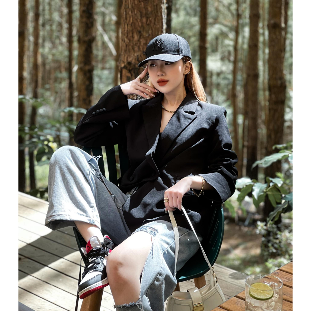 Mũ lưỡi trai MLB NY Đen logo đen thêu nổi, hàng xuất dư Freesize dành cho cả nam và nữ, Full hộp